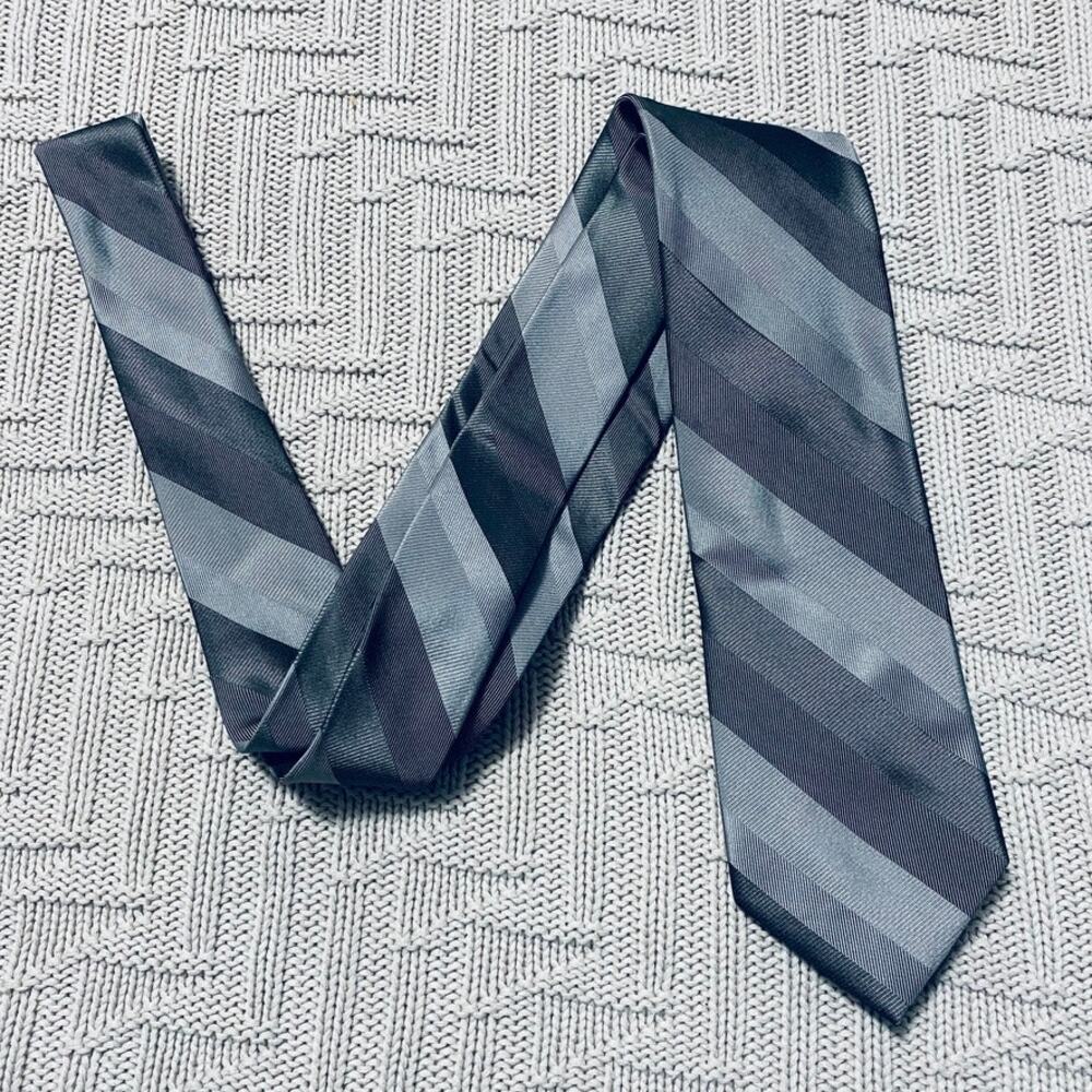 Calvin Klein silver striped silk tie